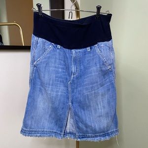 A Pea In The Pod Maternity Skirt